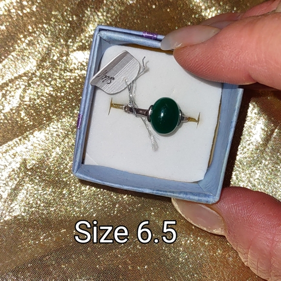 Green Agate Gemstone Ring - Picture 3 of 6